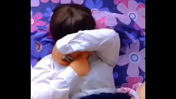 Nonton Profe Con Alumna Chavita Bien Cerradita Y Apretada! No Aguant&oacute; Nada Cuando La Meti&oacute;! Hermosa Pussy De Estudiante De T&eacute;cnica! Video Casero thumbnail