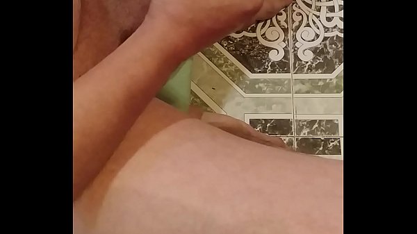 Me masturbo con condon usado por otro 