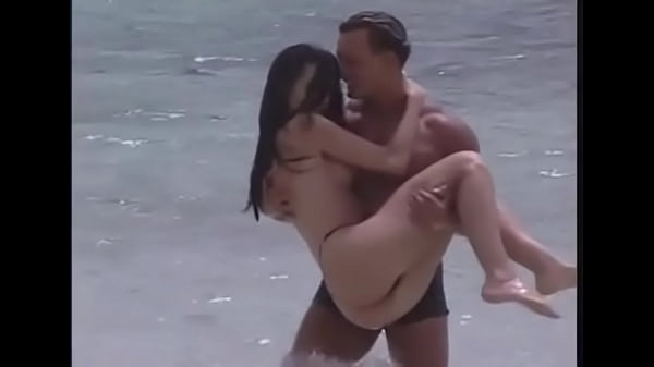 Romantic Fuck On The Beach thumbnail