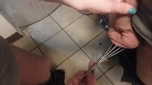 Nonton Whisking Balls thumbnail