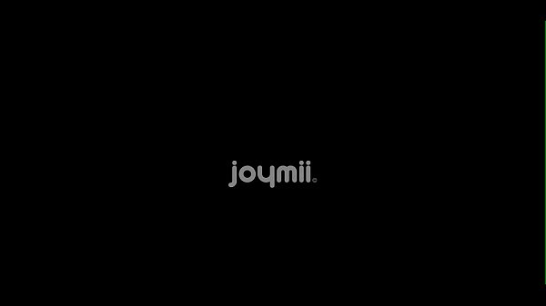 Nonton Young Twat Split By Big One-eyed Monster thumbnail