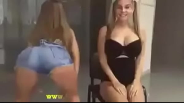 Nonton Big Booty Girl Twerking thumbnail