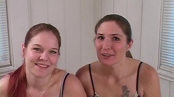 Nonton Desperate Amateurs Need Money thumbnail