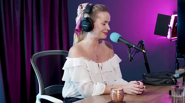 Nonton Lola Melnyck thumbnail