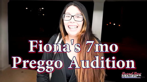 Nonton Cutie Milf Fiona Ryder Rubs Her Wet Pussy And Gets It Banged! thumbnail