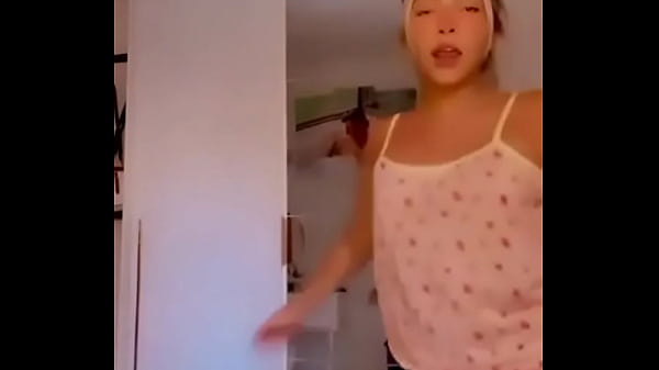 Dan&ccedil;a Gostosa Novinha thumbnail