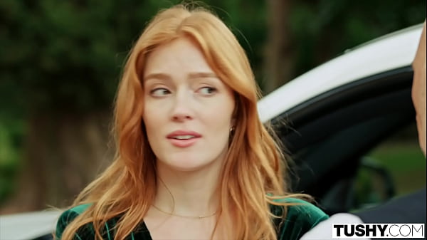 Nonton Tushy Redhead Gets Her Ass Filled With Cock thumbnail