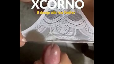 Gozada Na Calcinha Da Mulher Do Corno thumbnail