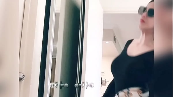 Asian Shemale Public Masturbation thumbnail