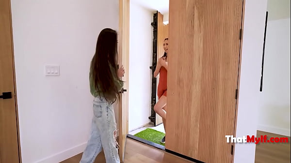 Nonton Tall Teen Hooks Up With Besties Asian Milf Stepmom thumbnail