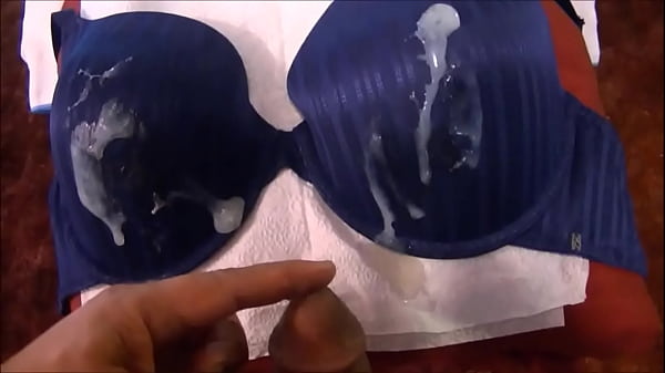 Nonton Masturbando Um Sutia Azul thumbnail