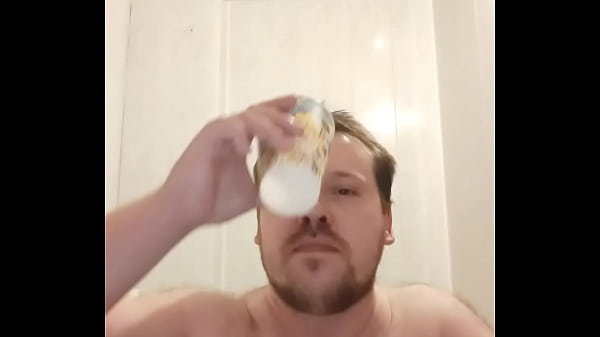 Русский парень попробовал на вкус свежую горячую сперму и теперь не хочет никакой другой еды кроме кончи! thumbnail