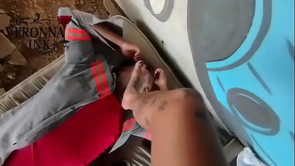 Veronna aparece na obra só para provocar o Black Hunter