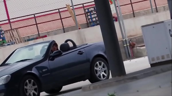 Donna Matura Presa Per Strada Si Tocca La Fica Per Poi Farsi Venire In Bocca thumbnail