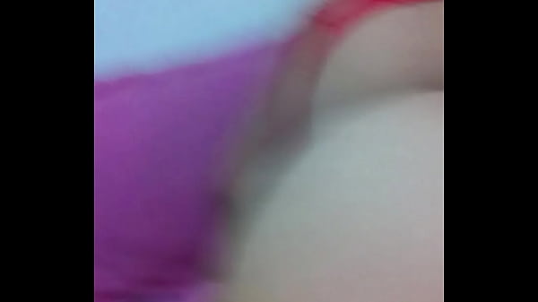 Le Acaricio El Co&ntilde;o Con La Verga Hasta Que Se Los Termino Echando thumbnail