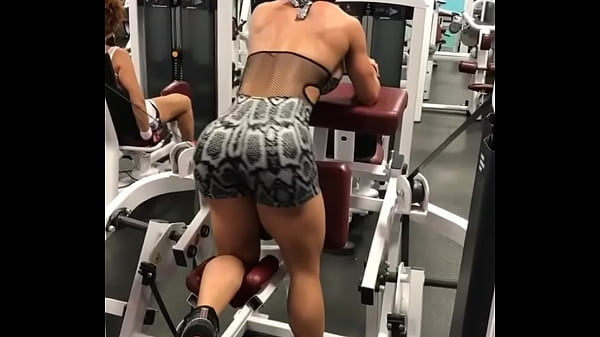 Eva malhando a bunda 