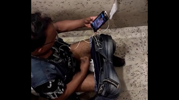 Punha No Banheiro thumbnail