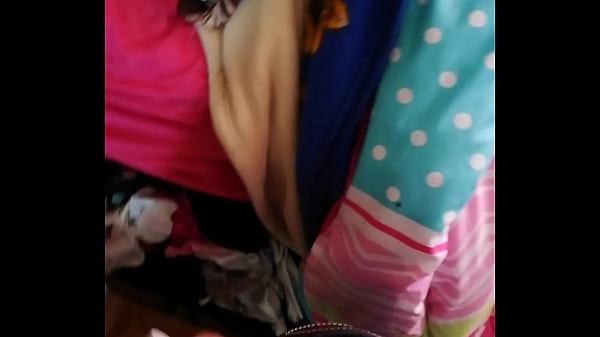 Las Tangas De Mi Cu&ntilde;ada Rica Haci&eacute;ndome Un Rica Chaquetita My Slut Sister-in-law Panties thumbnail