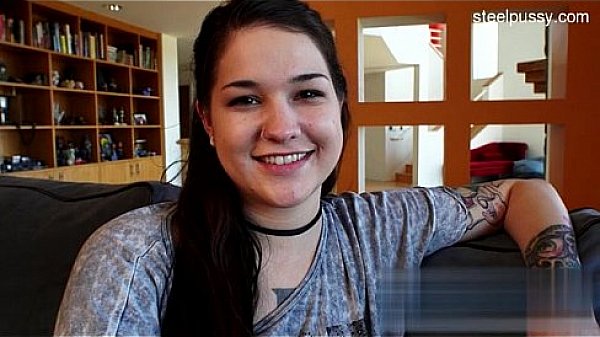 Nonton Cute Girlfriend First Deepthroat thumbnail