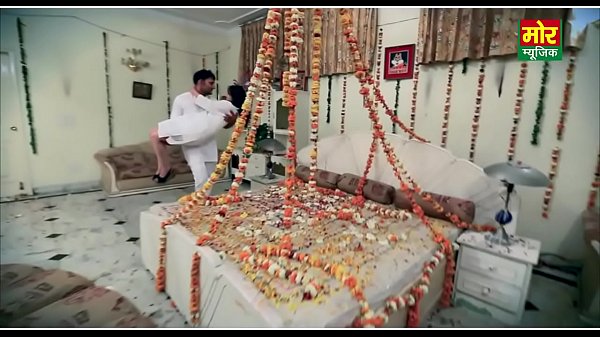 Nonton Desi Bhabhi Suhagraat Mms In Hotel thumbnail