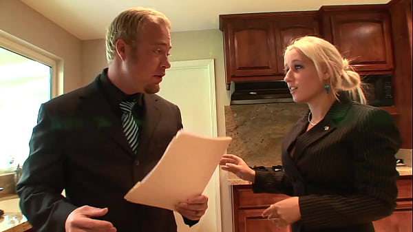 Nonton Sammie Spades Is The Sleaziest Piece Of Ass In The Office thumbnail