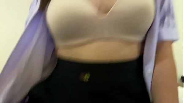 Nonton Asian Glasses Girl Hurt Pussy But She's Want To Cum thumbnail
