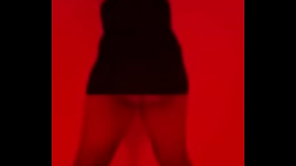 Travesti Moviendo El Culo thumbnail