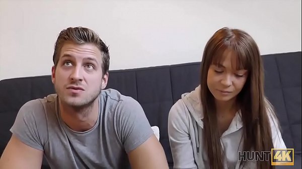 Slutty hottie earns money for accommodation for the night 