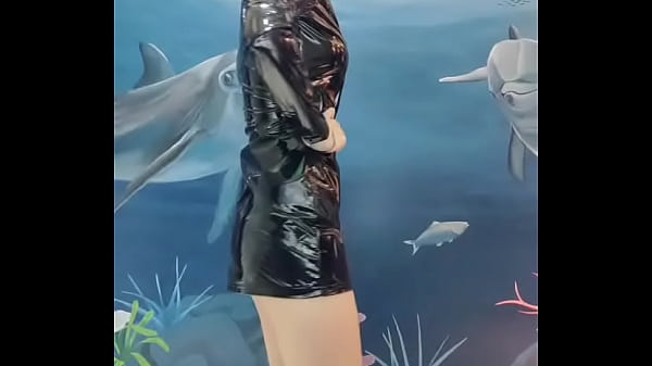 女王裝的樣子 thumbnail