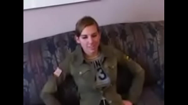 Nonton Charlie In Charge thumbnail