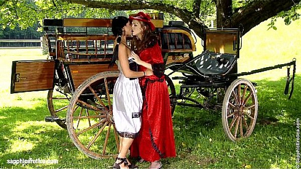 Nonton Classic P. Lesbians Juliette And Ashley Have Fun By The Wagon thumbnail