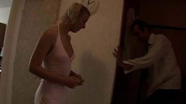 Sweet babe suggests her constricted beaver 