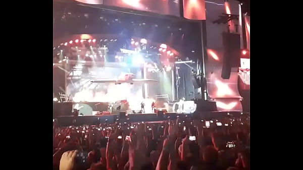 Nonton Scorpions Fudendo Gostoso Os F&atilde;s Da Virgem De Ferro (rock You Like A Hurricane) thumbnail