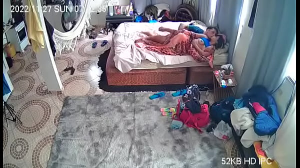 Câmera escondida flagra casal famoso transando