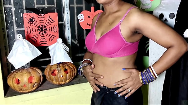 सौतेली माँ की इच्छा है इस हेलोवीन पर सौतेला बेटा उसे चोदे ! हिंदी वौइस् thumbnail