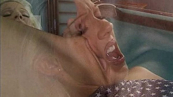 Metro - Size Matters - scene 3 