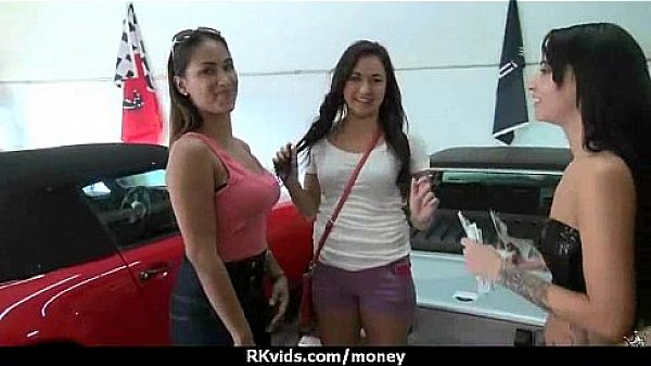 Amateur Girl Accepts Cash For Sex From Stranger 13 thumbnail