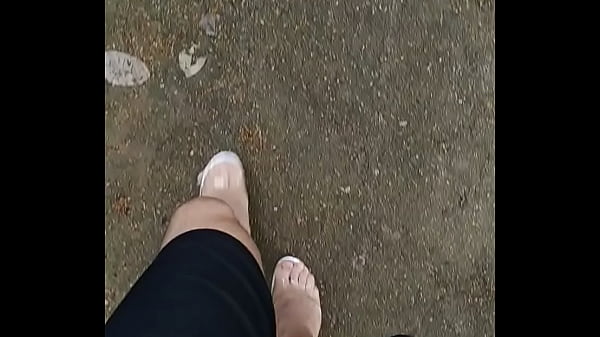 Nonton Andei Tanto Se Tamanco Que Ate Esfolou O Dedinho thumbnail