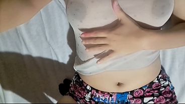 Curvy beauty rubs her pussy to explosive cum