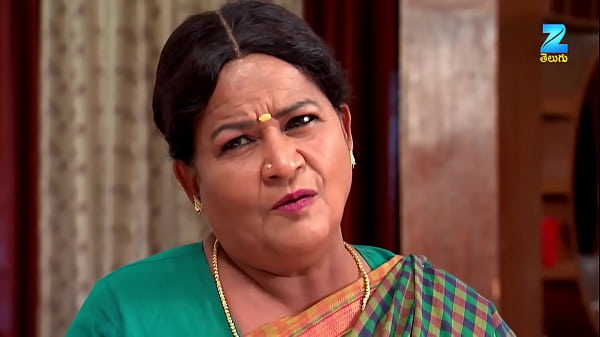 Nonton Bitch Exposing Deep Closeup Navel In Telugu Serial Dont Miss It thumbnail