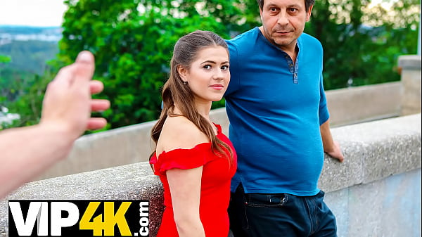 Nonton Hunt4k. Apr&egrave;s Une Petite Col&egrave;re, Un Homme Permet &agrave; Un Riche Inconnu De Baiser thumbnail