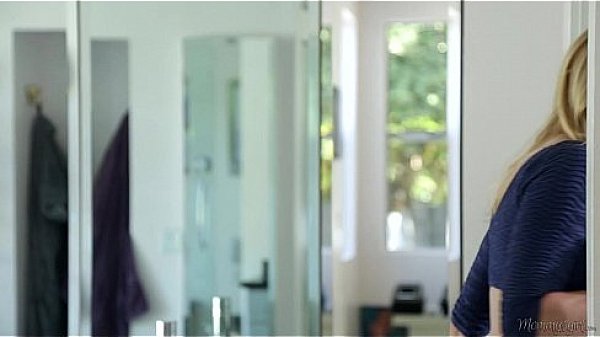 Nonton Reena Sky And Melissa Moore Caught By Neighbor Briana Banks thumbnail