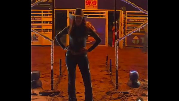 Amanda Eliza, Gostosa Do Rodeio, Mostra Tudo Em Cena Sensual