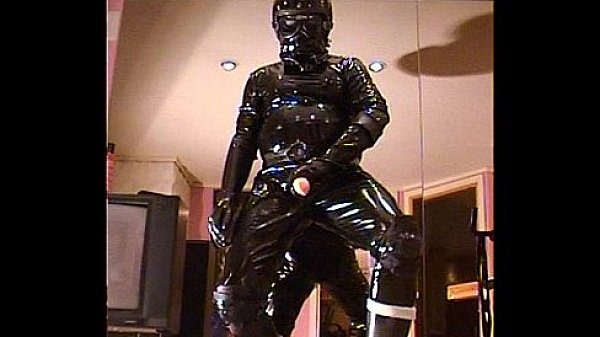 Roxina2002retrodildobikerfucker240102xxxl.mpg thumbnail