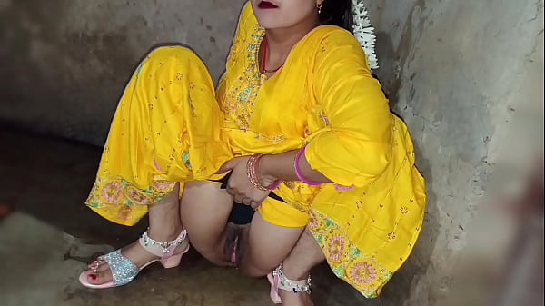 गांव वाली भाभी का जबर्दस्त वीडियो हिन्दी आबाज में thumbnail