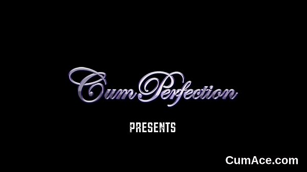 Inviting Sweetie Loves A Deep Blowjob And Lots Of Cum On Her Face thumbnail