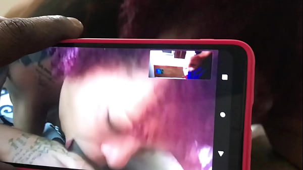 Esposa Faz Chamada De V&iacute;deo Para O Corno Ver Ela Dando O Cuzinho Pro Neg&atilde;o thumbnail