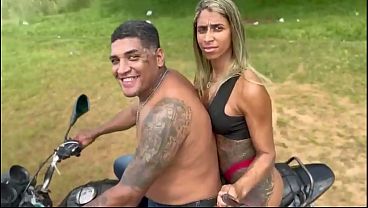 Nonton Corno Me Comeu No Campo De Futebol E Fez Eu Fica S&oacute; De Calcinha Na Moto thumbnail