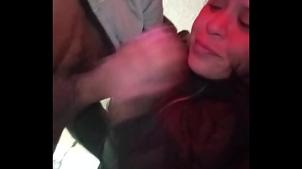 Big Woman Chupando Polla En La Cosina De Mi Padrastro . Hanzzell Guerrero thumbnail