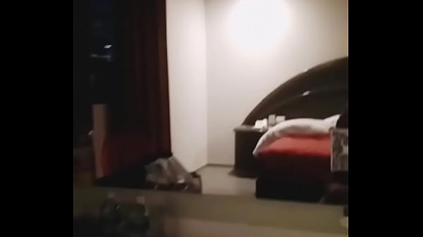 As&iacute; Nos Esp&iacute;an Cogiendo Desde El Metro thumbnail